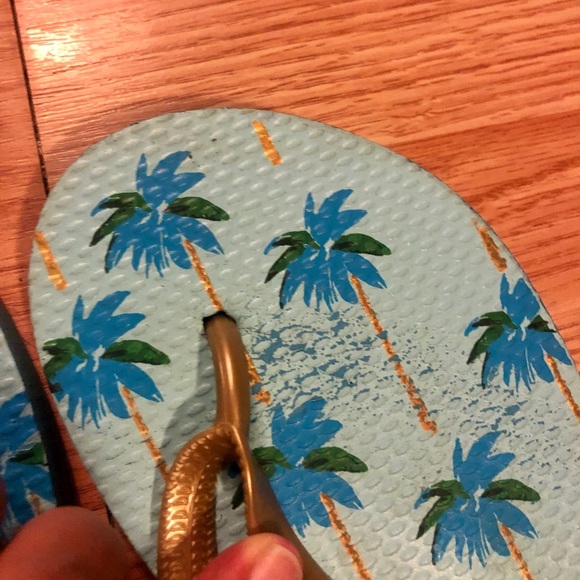 Palm Tree flip flops 🌴 - Picture 2 of 3